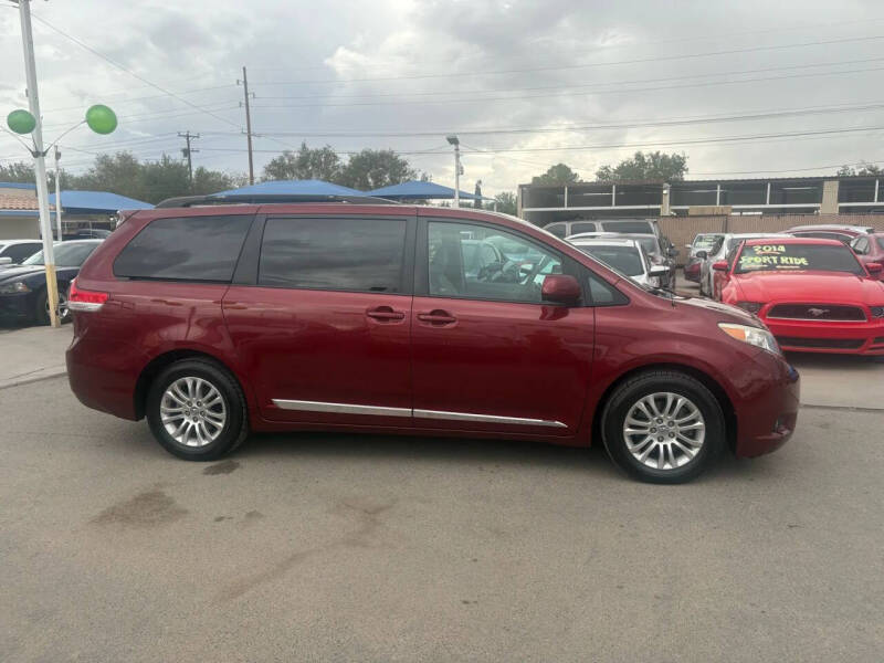 2011 Toyota Sienna