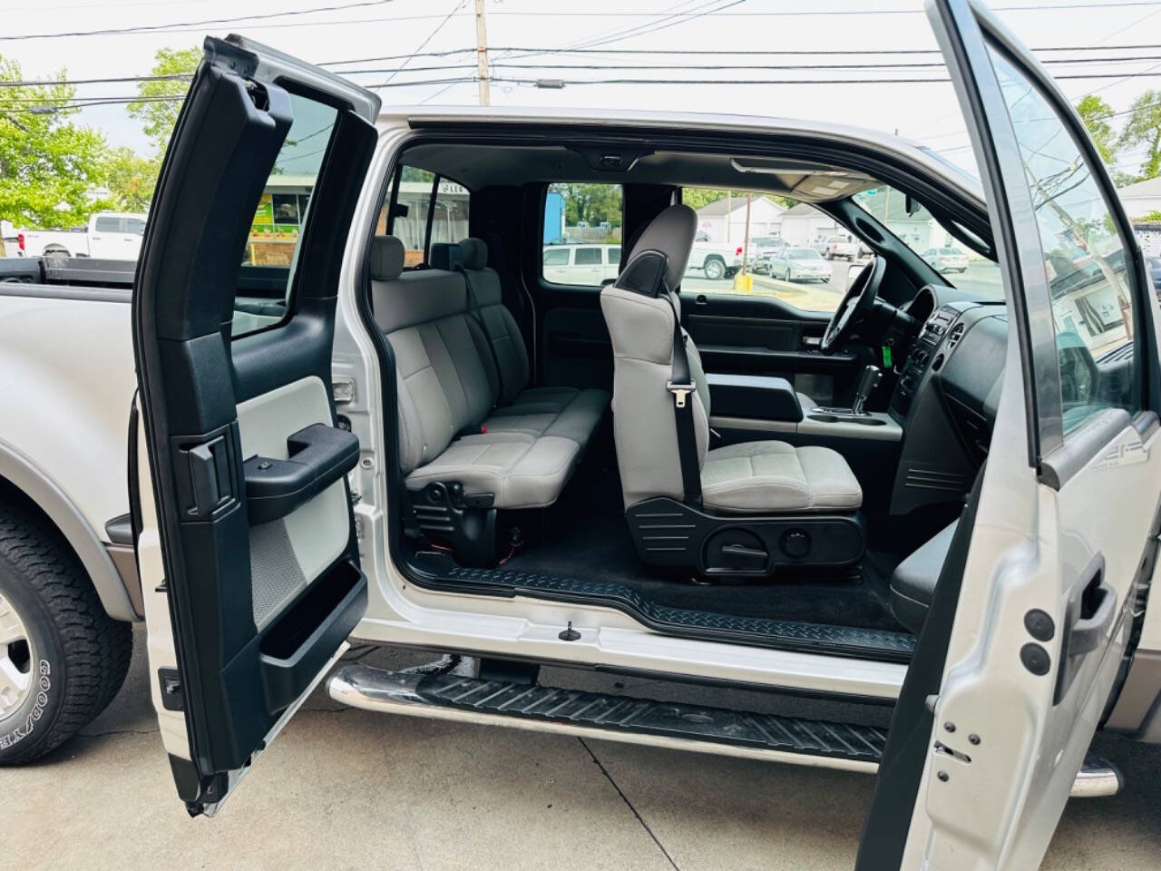 2006 Ford F-150 for sale at American Dream Motors in Winchester, VA