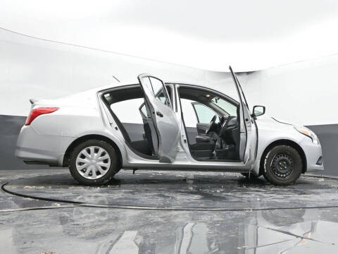 2019 Nissan Versa S Plus