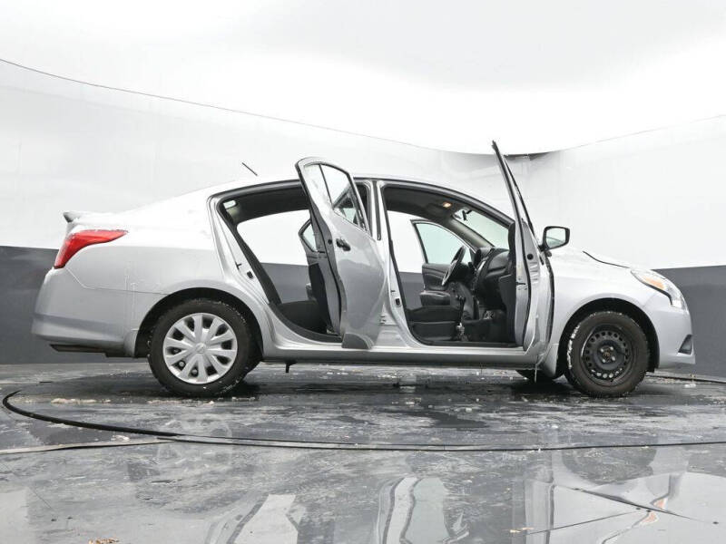 2019 Nissan Versa S Plus