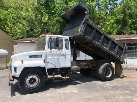 1986 Mack CS250P for sale at Monroe Auto's, LLC in Parsons TN