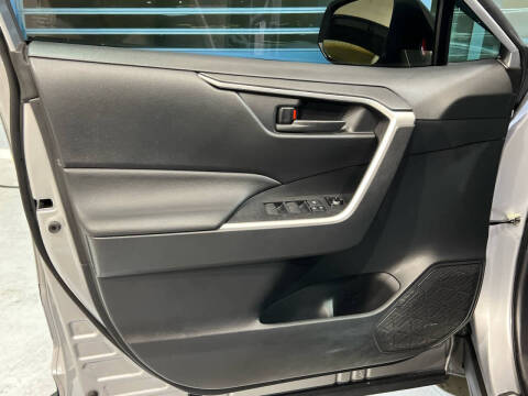 2022 Toyota RAV4 Hybrid LE