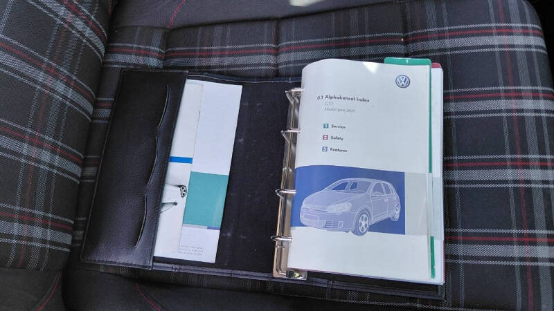 2010 Volkswagen GTI Base PZEV