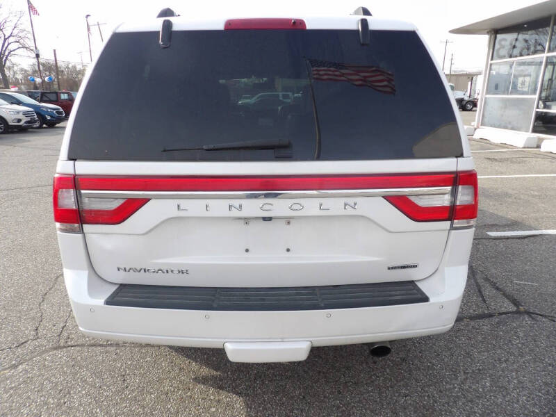2016 Lincoln Navigator Select