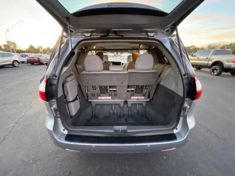 2017 Toyota Sienna XLE 8-Passenger