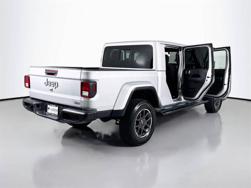 2023 Jeep Gladiator Overland