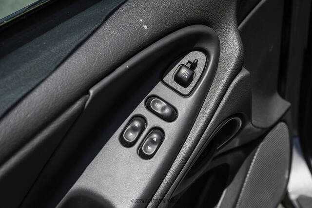 2003 Ford Mustang Mach 1 Premium