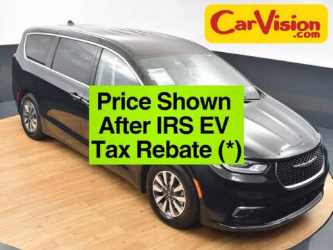 2022 Chrysler Pacifica Hybrid for sale at Car Vision of Trooper in Norristown PA