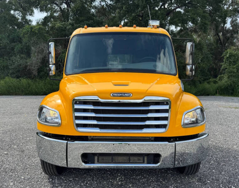 2019 Freightliner M2 106
