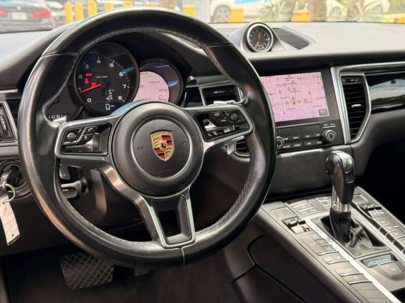 2017 Porsche Macan