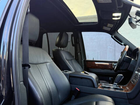 2016 Lincoln Navigator Select