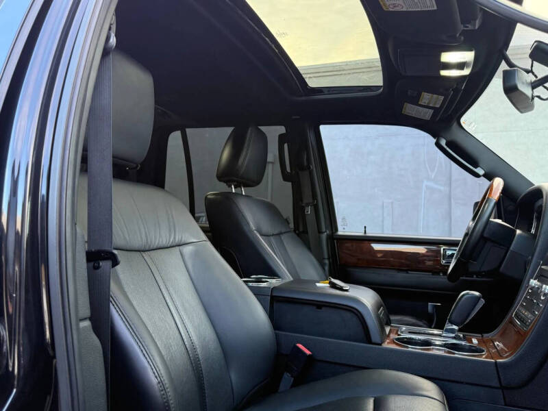 2016 Lincoln Navigator Select