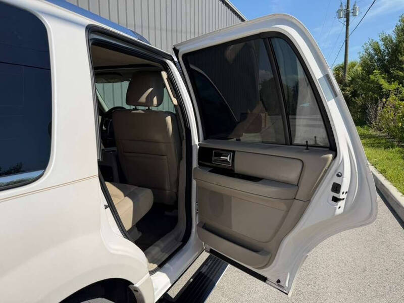 2017 Lincoln Navigator Select