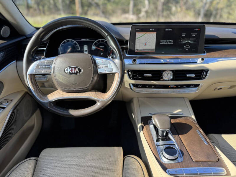 2019 Kia K900 Luxury
