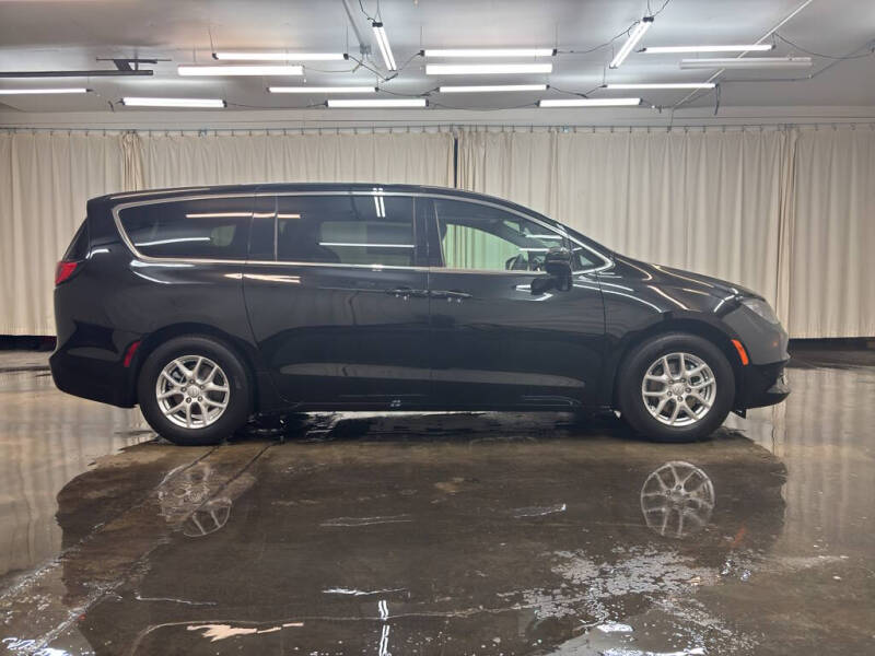 2026 Chrysler Voyager LX