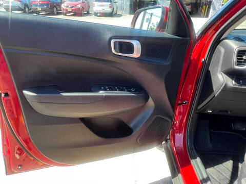 2025 Hyundai Venue SE