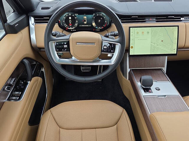 2025 Land Rover Range Rover P400 SE LWB