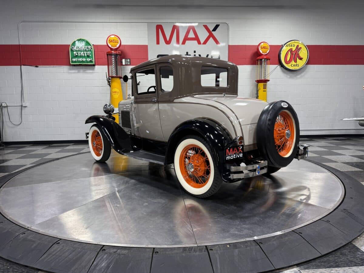 1930 Ford Model A 6