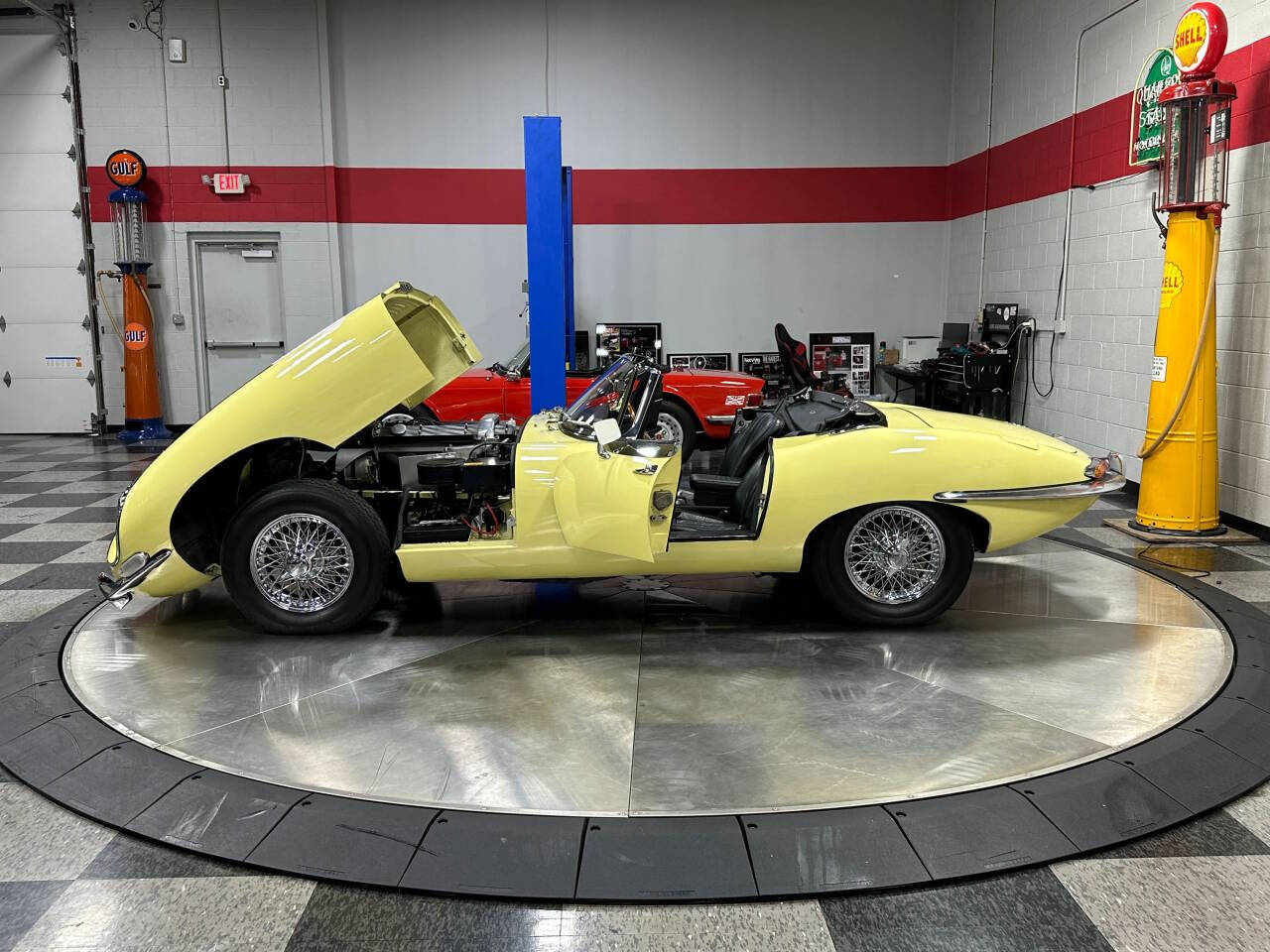 1968 Jaguar E-Type 110