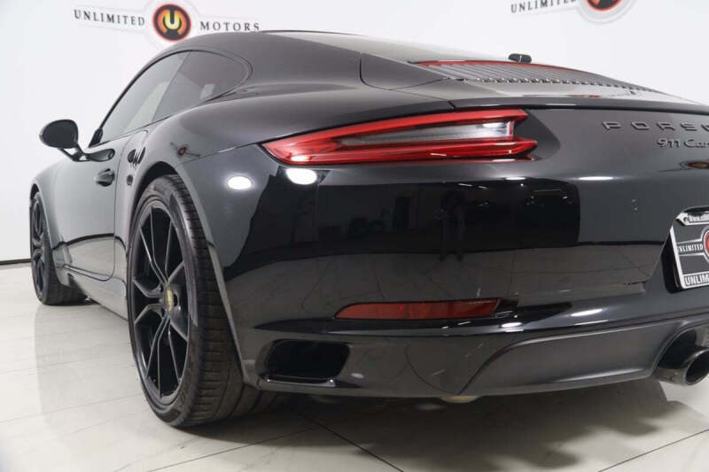 2019 Porsche 911 Carrera