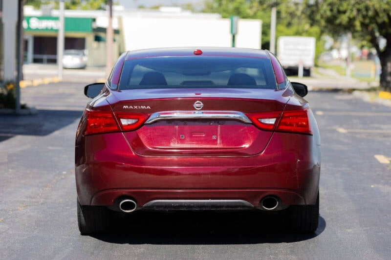 2016 Nissan Maxima S photo 4