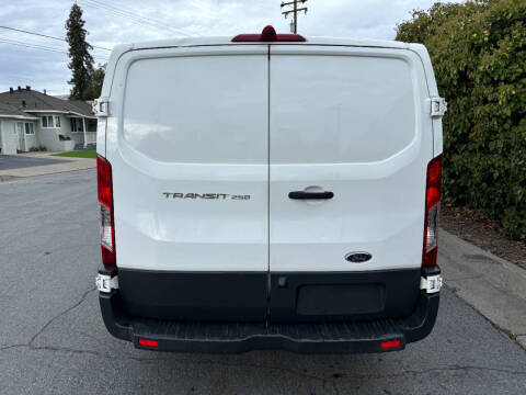 2017 Ford Transit 250