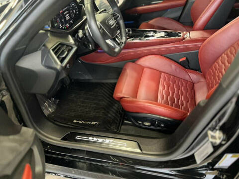 2022 Audi e-tron GT quattro Prestige