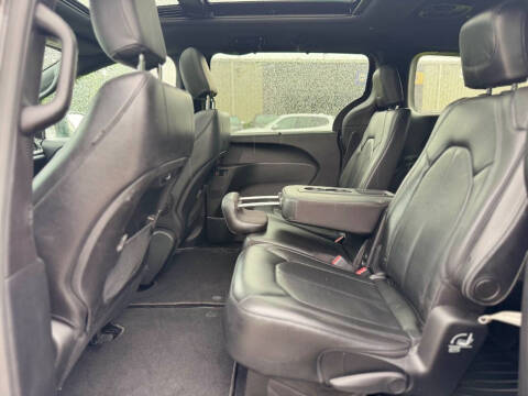 2021 Chrysler Pacifica Touring L
