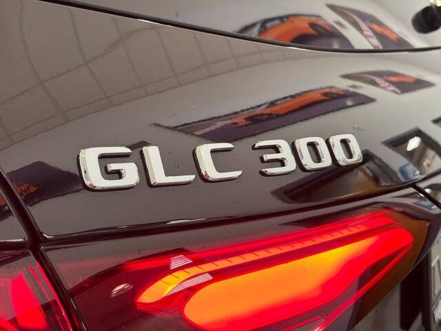 2024 Mercedes-Benz GLC 10