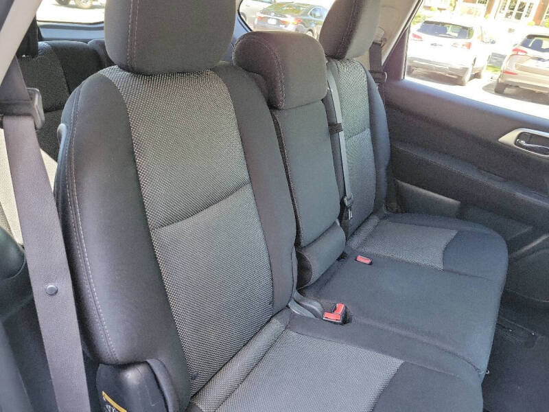 2017 Nissan Pathfinder SV