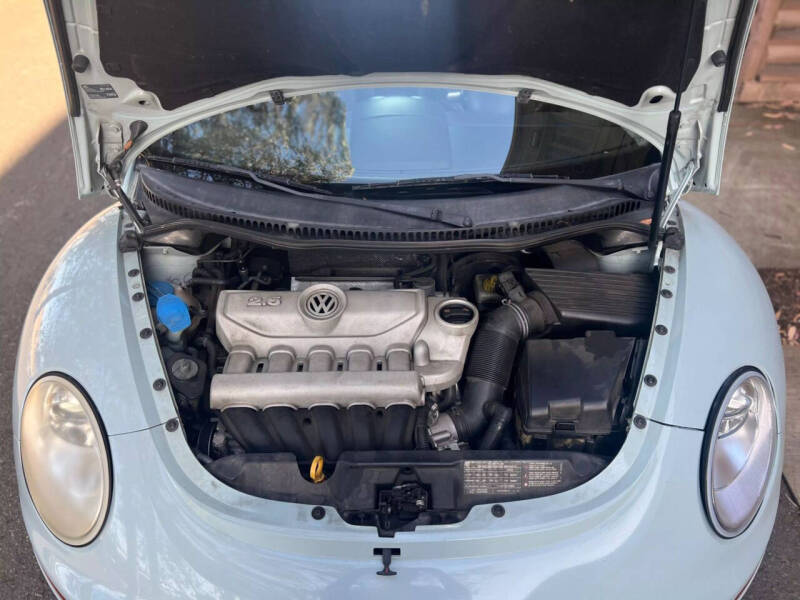 2010 Volkswagen New Beetle Base PZEV