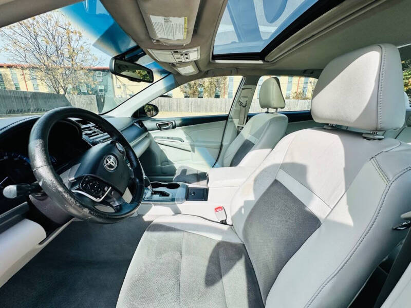 2014 Toyota Camry Hybrid