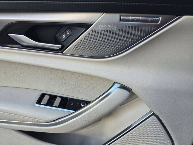 2022 Jaguar XF P250 SE