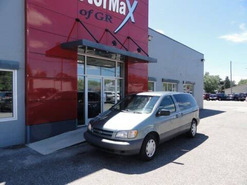 2000 Toyota Sienna for sale at MotorMax of GR in Grandville MI