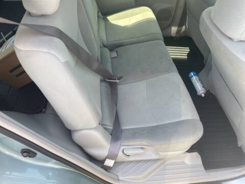 2013 Toyota Prius v Five