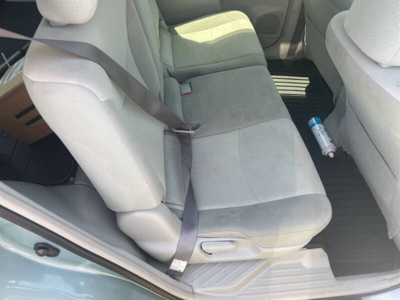 2013 Toyota Prius v Five