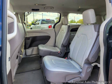 2017 Chrysler Pacifica Touring-L