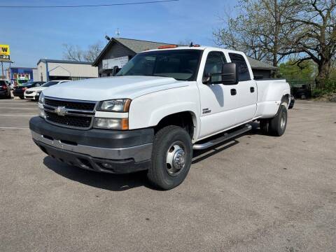 2006 Chevrolet Silverado 3500 for sale at Queen City Classics in West Chester OH