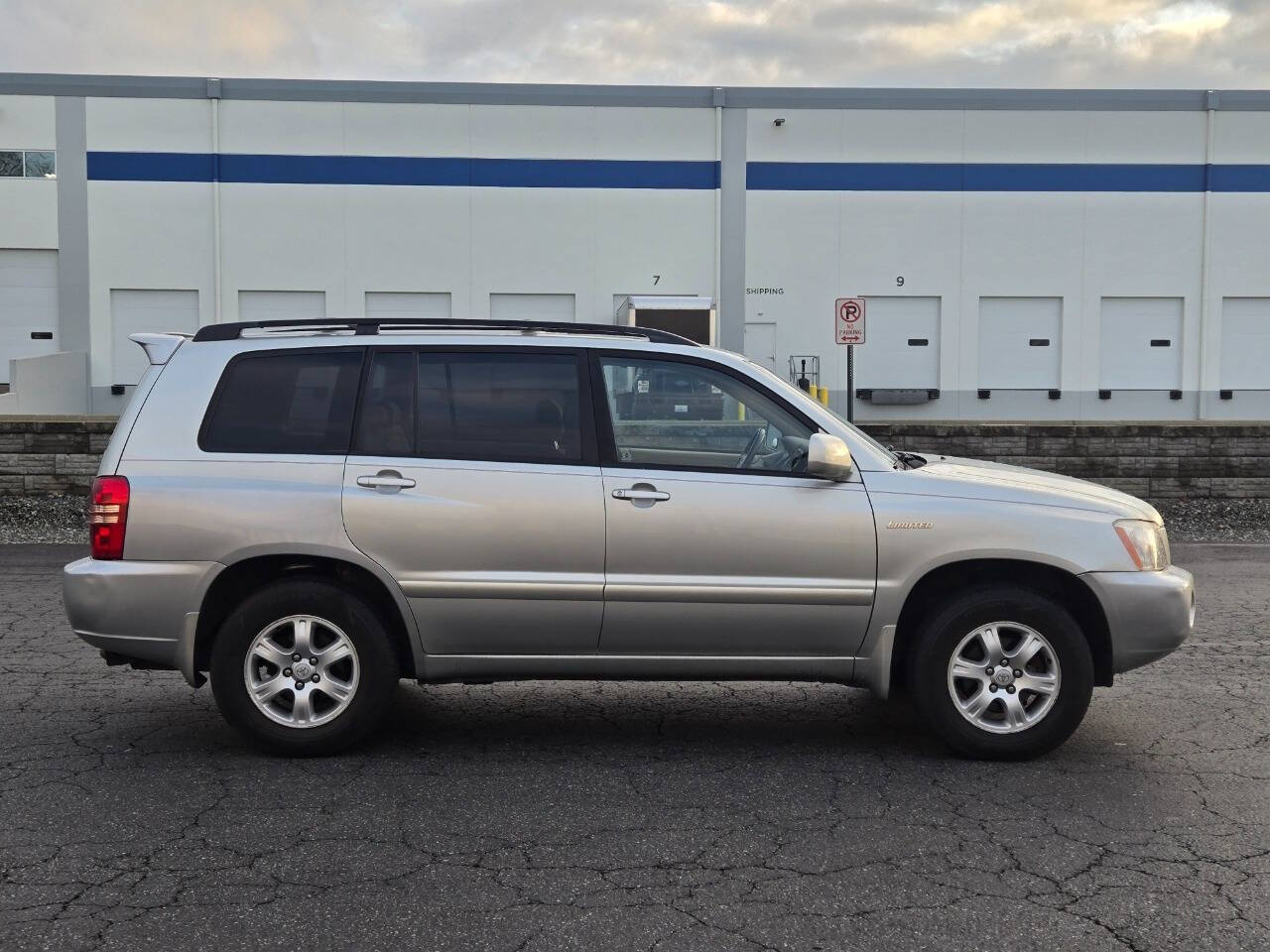 2003 Toyota Highlander for sale at Alpha Auto Sales in Auburn, WA