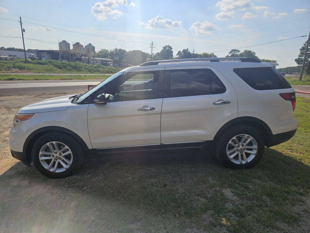 White 2012 Ford Explorer XLT XLT 4dr SUV 2
