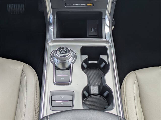 2024 Ford Edge Titanium