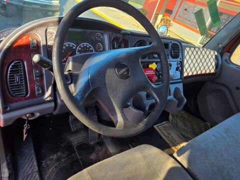 2017 Freightliner M2 106