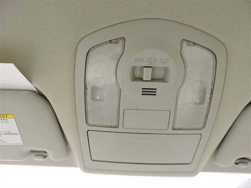 2014 Toyota Prius v Two