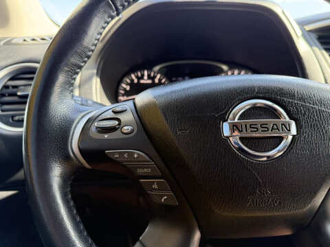 2019 Nissan Pathfinder SL