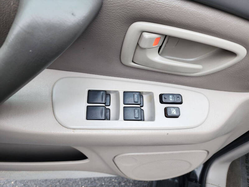 2006 Toyota Sequoia SR5