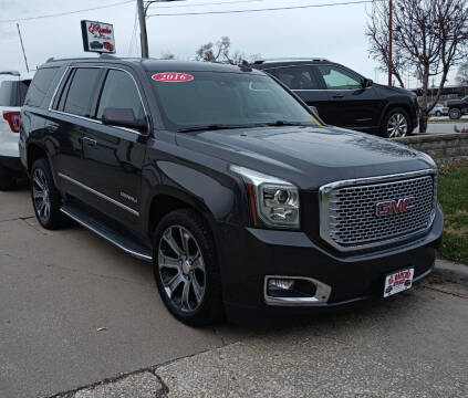 2016 GMC Yukon for sale at El Rancho Auto Sales in Des Moines IA