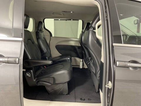 2020 Chrysler Pacifica Touring L