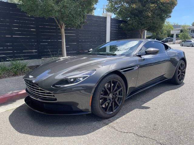 2017 Aston Martin DB11