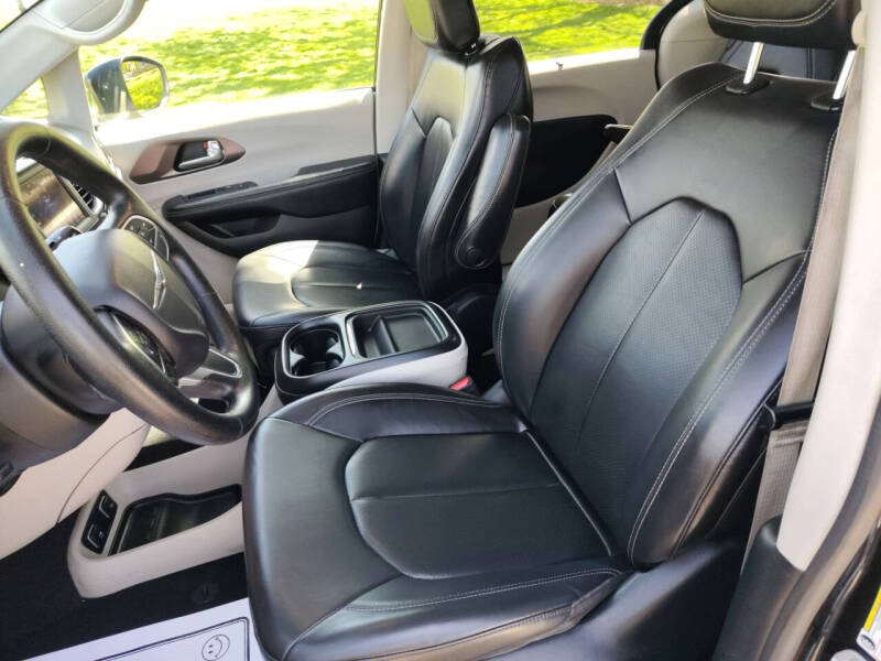 2020 Chrysler Voyager LXi