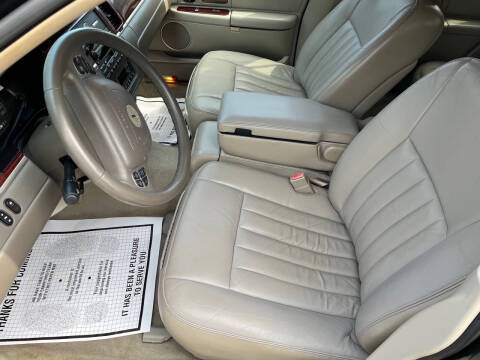 2003 Lincoln Town Car Executive